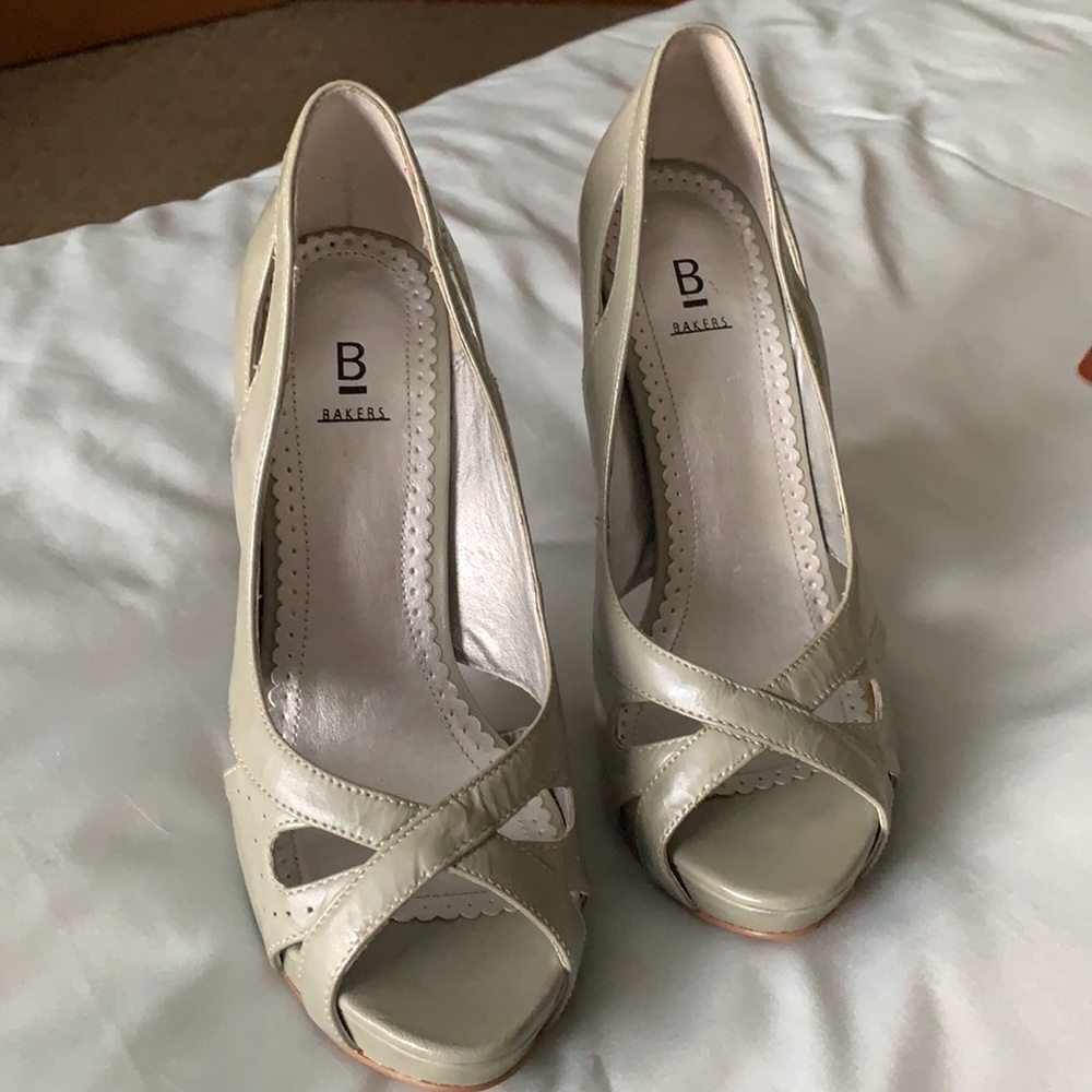 Bakers Gray Heels